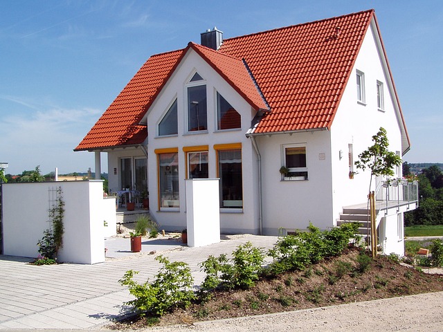 home-66627_640 Fassadenanstrich
